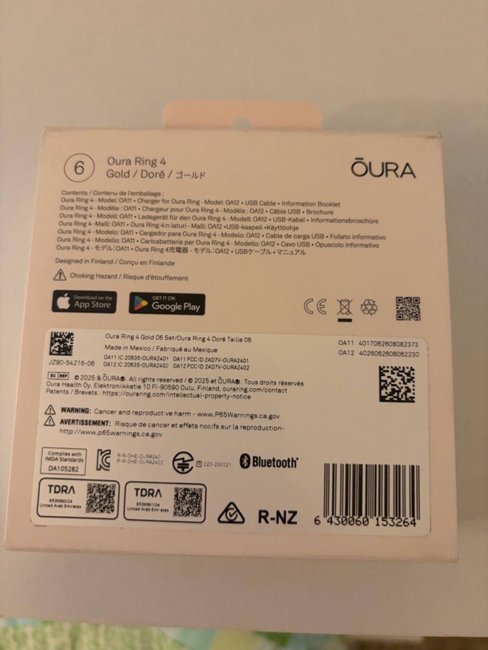 Oura Ring 4 Gold - Picture 2 of 10